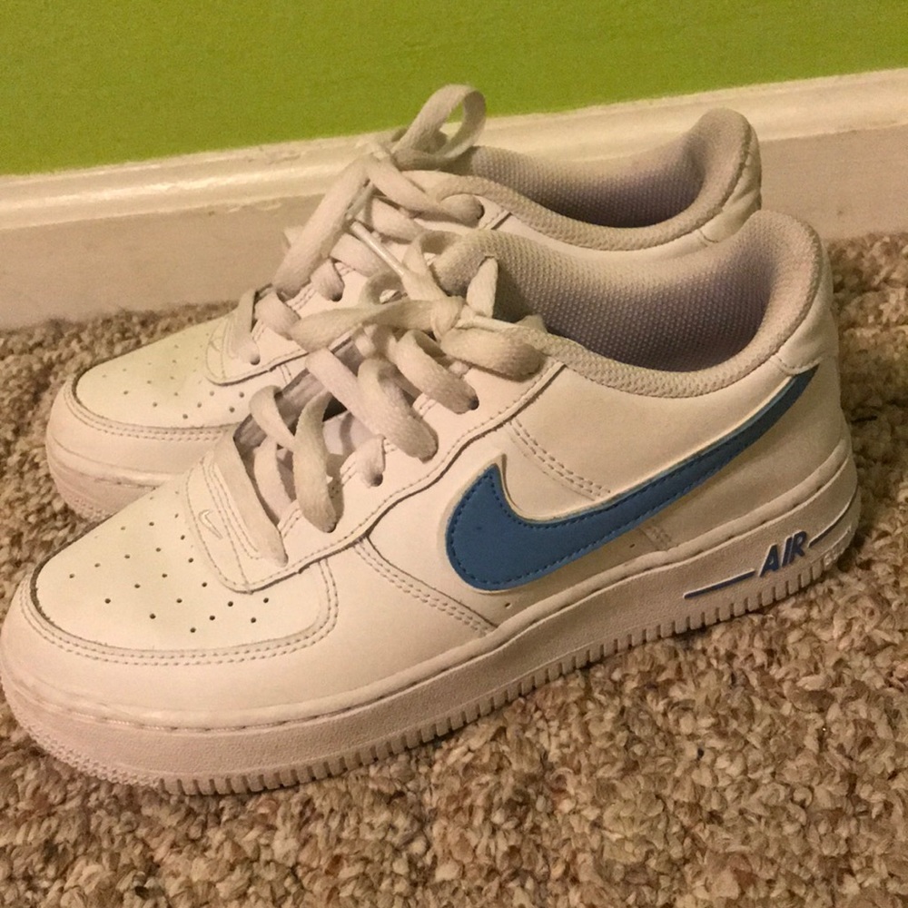 White Nike Air Force 1